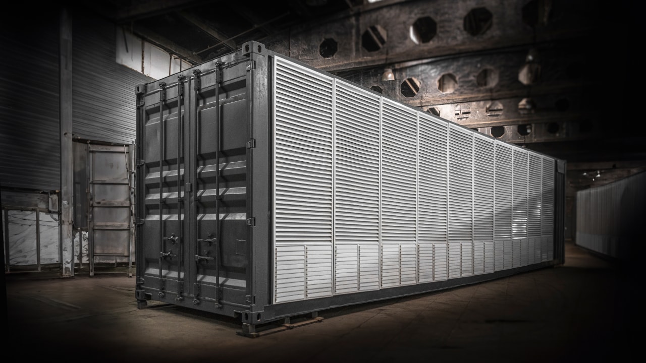 На изображении контейнер для майнинга 40 футов под ASIC-майнеры (до 350 устройств типа S19 pro) BitCube - фото 2.